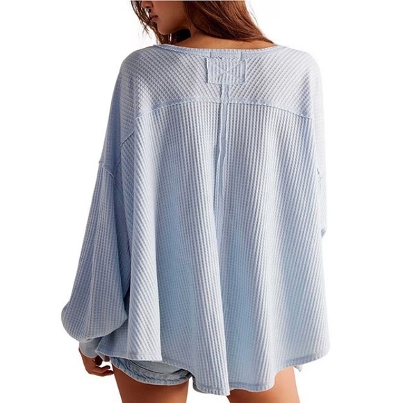 ✨NWOT ✨ WE THE FREE Caroline Waffle V- Neck Long Sleeve Thermal in Dewshine 🩵 - Picture 3 of 12